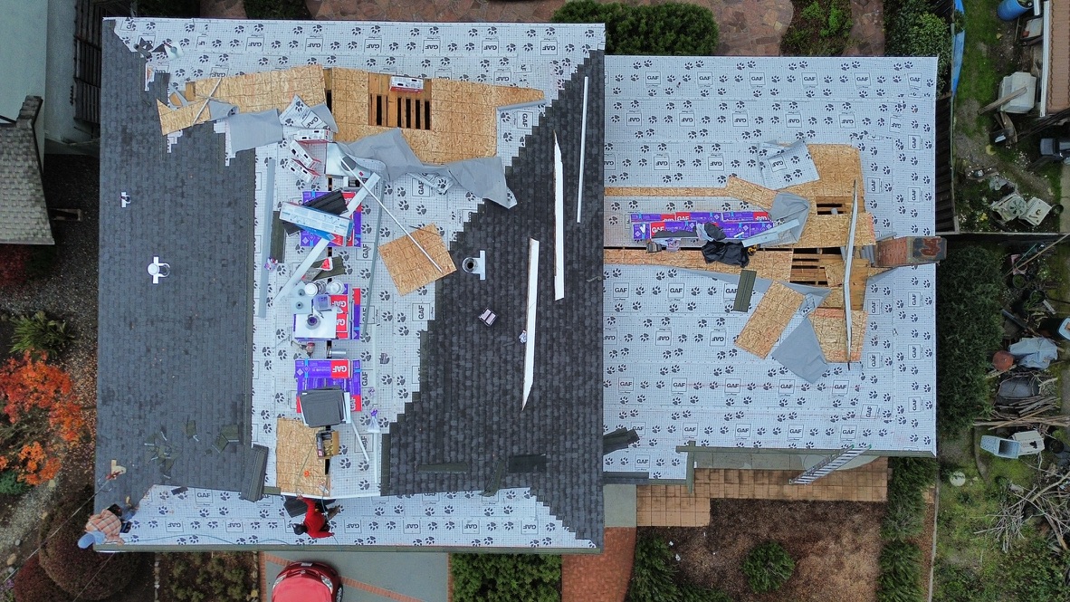 5 Hidden Signs of a Roof Leak (Before It Turns Into Expensive Dry Rot)